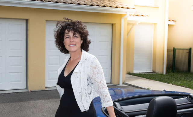 outsidewoman640x390