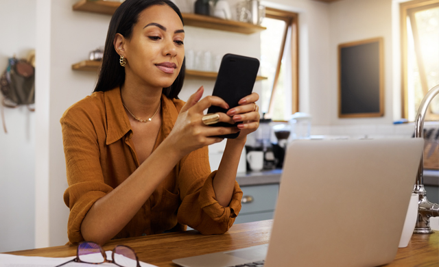 socialmedia woman